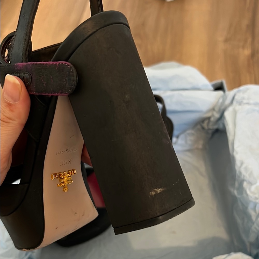 Prada Black Heeled Leather Shoes - Picture 3 of 12